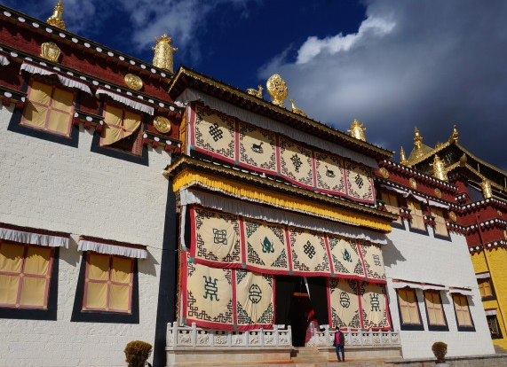 gallery/扎仓大殿/扎仓大殿.png